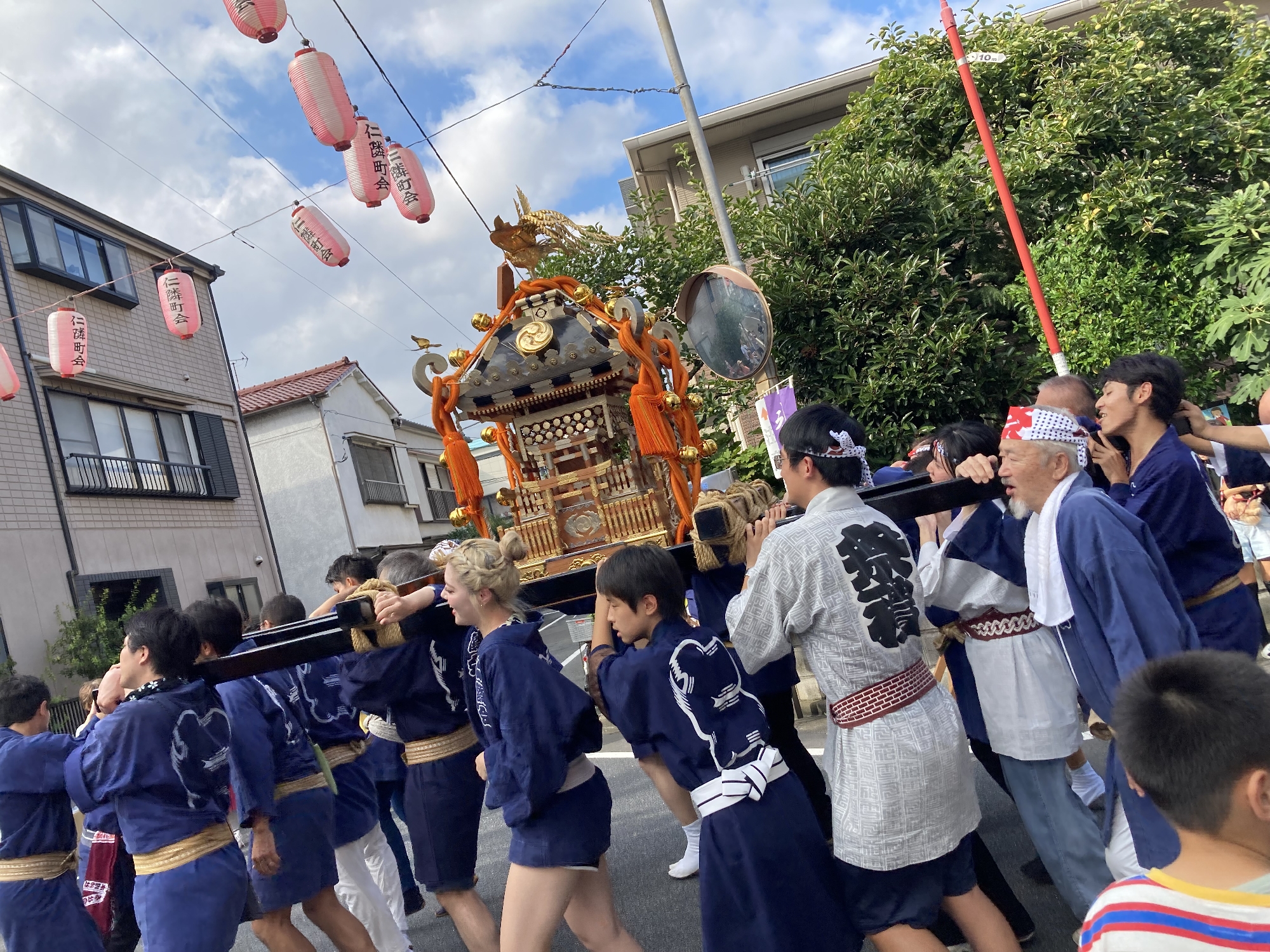 町内のお祭りに参加しました。We participated in the town festival.